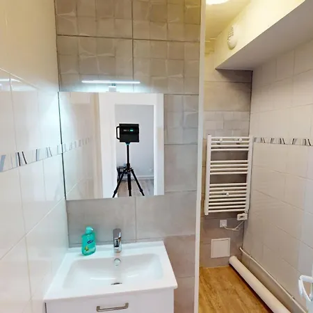 F3 Rousseau Appartement *